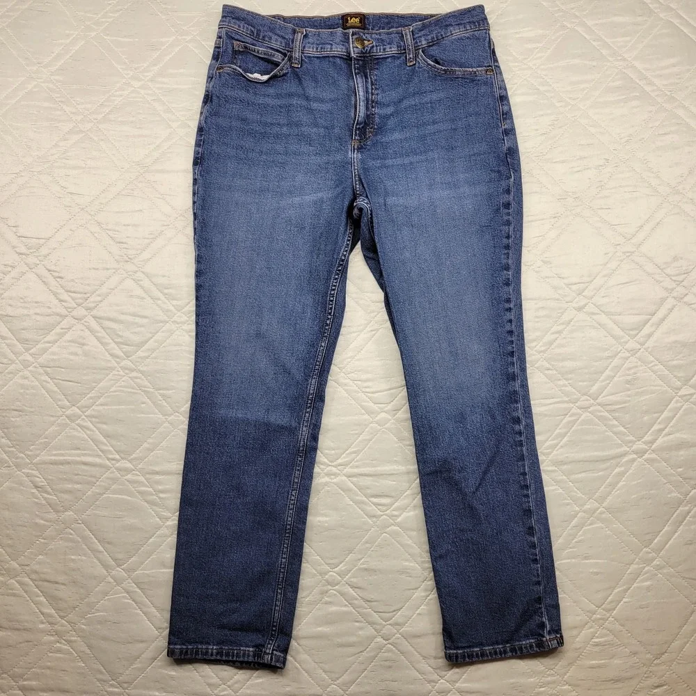 Lee Classic Straight blue jeans size 14